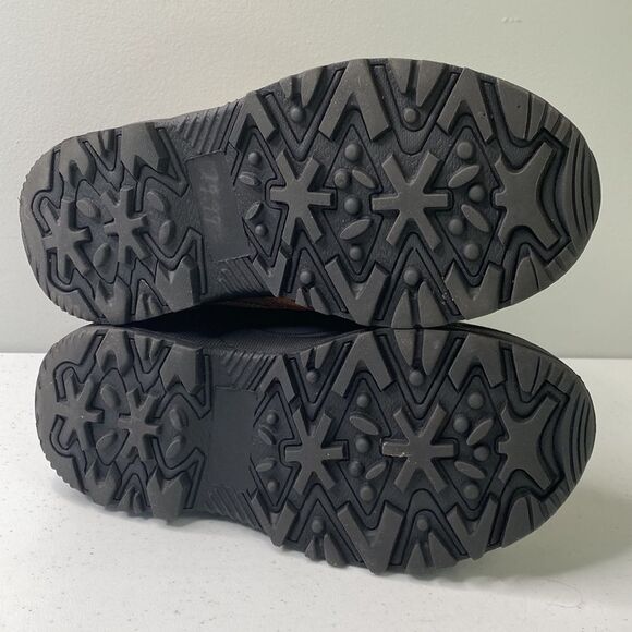 Grizzly Aspen Thinsulate Suede Lace-Up Winter Snow Boot Faux Fur Stock #657080 - Picture 8 of 16